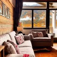 Dolomiti Loft - Alpine Design & Mountain View, hotel em Dimaro