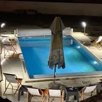 Chambre lumineuse avec piscine, hotell i Rimeize