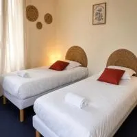 Aux Genêts D'Or: Trévé şehrinde bir otel
