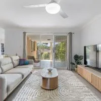 Luxury Private Top Floor Apartment Sutherland, Australia, hotel a Sutherland