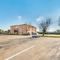 hotelF1 Lyon Bourgoin-Jallieu: LʼIsle-dʼAbeau şehrinde bir otel