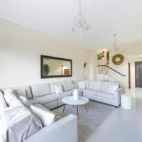Bloomfields 2BR+Maid - Mina Al Fajer Fujairah, hotel u gradu Rūl Ḑadnā