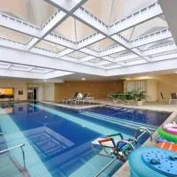 Flat no Stadium Alphaville - Até 4 hóspedes, Recepção 24h, piscina aquecida e estacionamento, hotel v destinácii Barueri