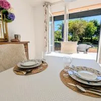 Dannemarie-sur-Crête में, होटल VILLA 4 étoiles - au calme à 10 min de Besançon - Terrasse, Jardin & Parking