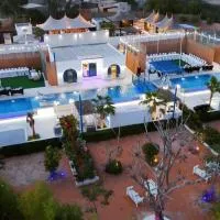Santorini Private Villa 40 Meters Pool Blue feeling, hotel a Ras al Khaimah