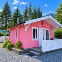 Richca Chalets Resort، فندق في هوب