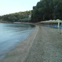 Beachfront home for 8, Kalifteri Beach, Afissos, hotel en Áfissos