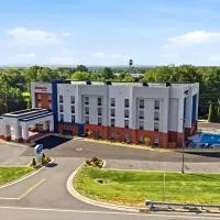 Hampton Inn Inwood، فندق في انوود