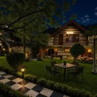 Manali Royal 3 Bedroom independent Heritage villas with Private Lawn near Volvo Bus Stand, Manali, viešbutis mieste Manalis
