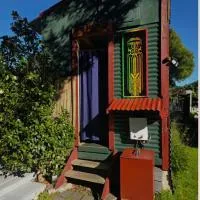 Surf Shack on Broadway, hotel a Waitara