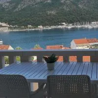 Blue Wave Apartments - Sea & Sun، فندق في سلانو
