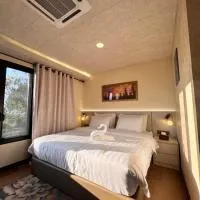 Lunar Lodge 漫月楼 - Mountain Top Tranquil Luxury Rooms at Eco Valley Retreat Balung 豐之谷, hotel a Tawau