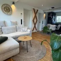Klimatisierte Eifel-Ferienwohnung 4PL2 Mechernich, Obergartzem, Satzvey - nahe Krewelshof, Burg Satzvey & Phantasialand – hotel w mieście Mechernich