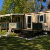 Mobil-home 4-6 personnes Camping de Bairon 08 en bord de lac, hotel v destinaci Le Chesne