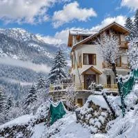The Woodstock Hotels and Vilaa by Yellow Flower with Free Parking, hotell i Jibhi