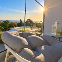 Modern Sea View Apartments Peyia by GOESA、ペイヤのホテル