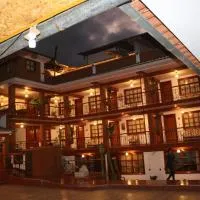 Las Torrecitas, hotel u gradu 'Carhuaz'