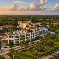 Peninsula Del Mar Beach Resort, hotel Udupiban