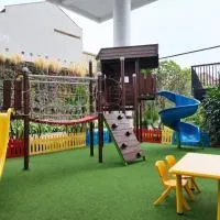 Rayz UMM Hotel Malang, hótel í Malang