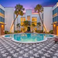 Tropical Palms Hotel، فندق في كليرووتر