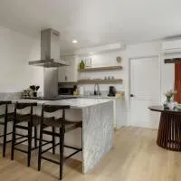 Private Garden and Family Friendly, hotel v mestu Summerland