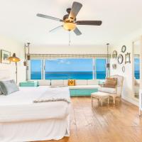 Oceanfront wSunset Views Condo at the Colony Surf Full Kitchen and Parking, hotelli Honolulussa