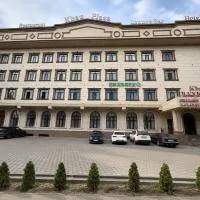 Khan Plaza Hotel, hotel di Almaty