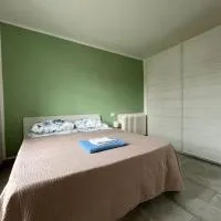 Stanza con balcone e bagno privato vicino Torino, hotel u gradu 'Chieri'