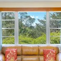 Tinui Food Forest Cottage, hotel a Whareama