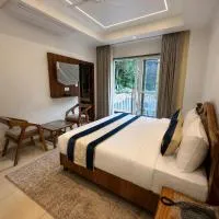 The Grand Indra Resort # Central Heated & Air Cooled # Lift # Parking # Restaurant # Rooftop # Dharamshala, hôtel à Dharamshala