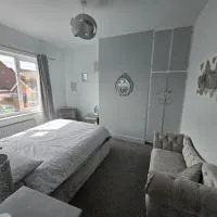 3 Bedroom house, close to woodland, chesterfield and peak District, Hotel in Brimington