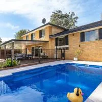 Anglesey - Pet Friendly with Pool - 4 Mins Walk to Beach, Hotel in Callala Bay