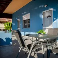Fotis Apartments Palaiokomi، فندق في Palaiokómi
