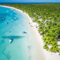 CASAS DEL SOL Villas HOTEL WIFI BBQ Parking Los Corales BEACH CLUB & SPA, hotel in Punta Cana