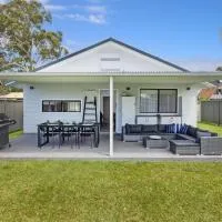 Serendipity Stays Jervis Bay - 5 Mins Walk to Beach, hotell i Sanctuary Point