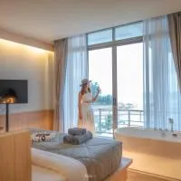 Koh Talu On Shore Hotel & Resort, hotel i Bang Saphan