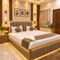 Hotel Prabhawati Palace Near GHATS AND KASHI TEMPLE VARANASI, hotel in Benares