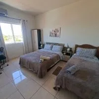 Apart perto da Unimed, Catedral, HSA com 2 Ar e garagem, hotelli kohteessa Santo Ângelo