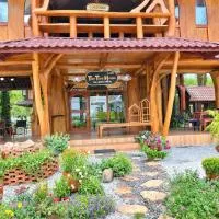 บ้านต้นไม้ The Tree House ณคอนศรี ติดวัดเจดีย์ ไอ้ไข่, hotel din Ban Wat Boek