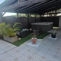 Chez Roberto Bungalow Ayden โรงแรมในPetit-Canal