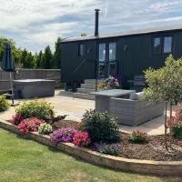 Brambles, Shepherds Hut, Isle of Wight: Godshill şehrinde bir otel