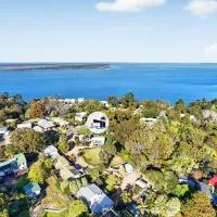 Treetop Retreat House - Spacious Family Getaway, hotel sa Metung