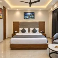 Ayu plaza, hotel a Jāmb