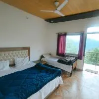 Shiv Shankar Hotel Near Jamu Phata Helipad, hotel en Phata
