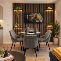 Gatwick Cozy Stopover 4 bedroom house with free Parking, hotel u gradu 'Copthorne'