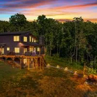 Hot Tub • Pizza Oven • Sleeps 12 • Game Room• Pets, хотел в Talking Rock