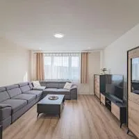 Apartmán s 2 spálňami pri lesoparku, hotel v mestu Prievidza