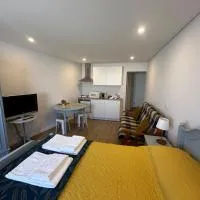 4 Seasons studio, хотел в Marinha das Ondas