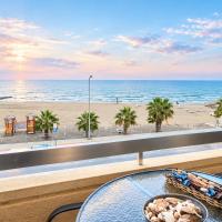 Breathtaking Beachfront Apartment in Makenzy，拉納卡的飯店