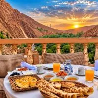 Hôtel panoramique de la vallée، فندق في Aït Idaïr